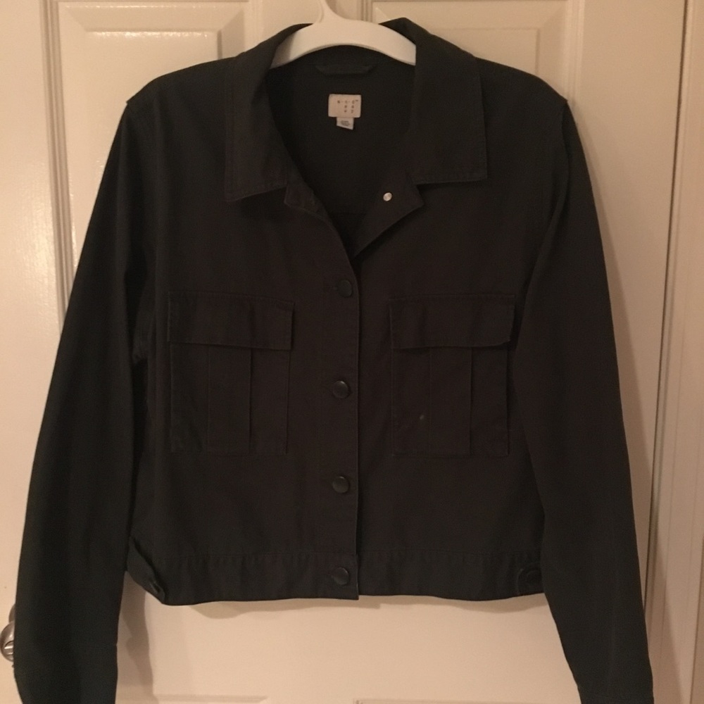 olive green cropped jacket!